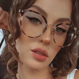 Meet your Posher, Paula